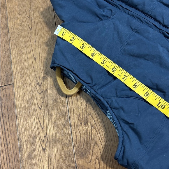 NEW ARIAT Reversible Navy Blue Quilted Hatton Vest Size M Wind Water Resistant - Picture 5 of 12